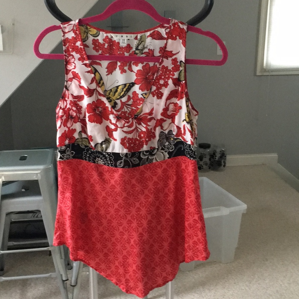 CAbi silk sleeveless v-neck blouse. Size XS